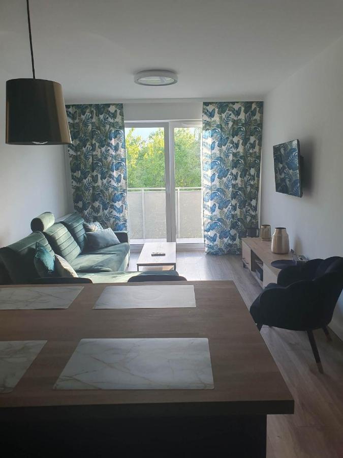 Apartament 3 Pokojowy Lub Pokoj W Mieszkaniu W Nowym Bloku วอร์ซอ ภายนอก รูปภาพ