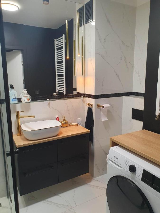 Apartament 3 Pokojowy Lub Pokoj W Mieszkaniu W Nowym Bloku วอร์ซอ ภายนอก รูปภาพ