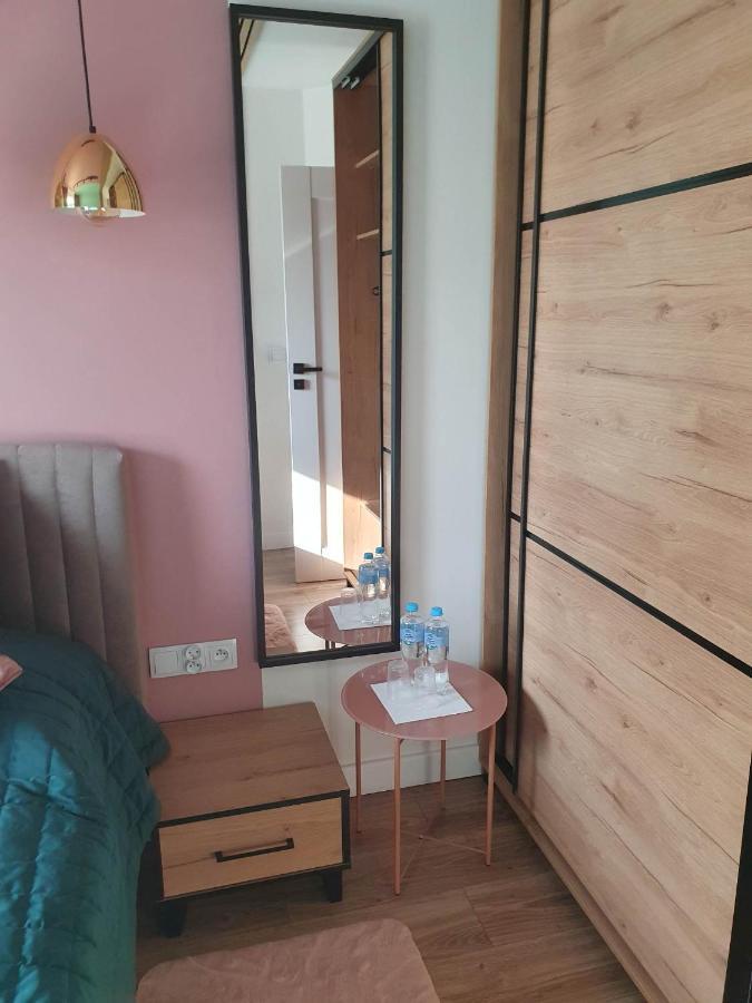 Apartament 3 Pokojowy Lub Pokoj W Mieszkaniu W Nowym Bloku วอร์ซอ ภายนอก รูปภาพ